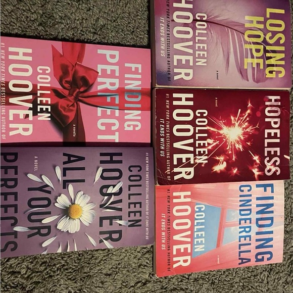 Book Set - Multicolor Covers - Picture 1 of 2